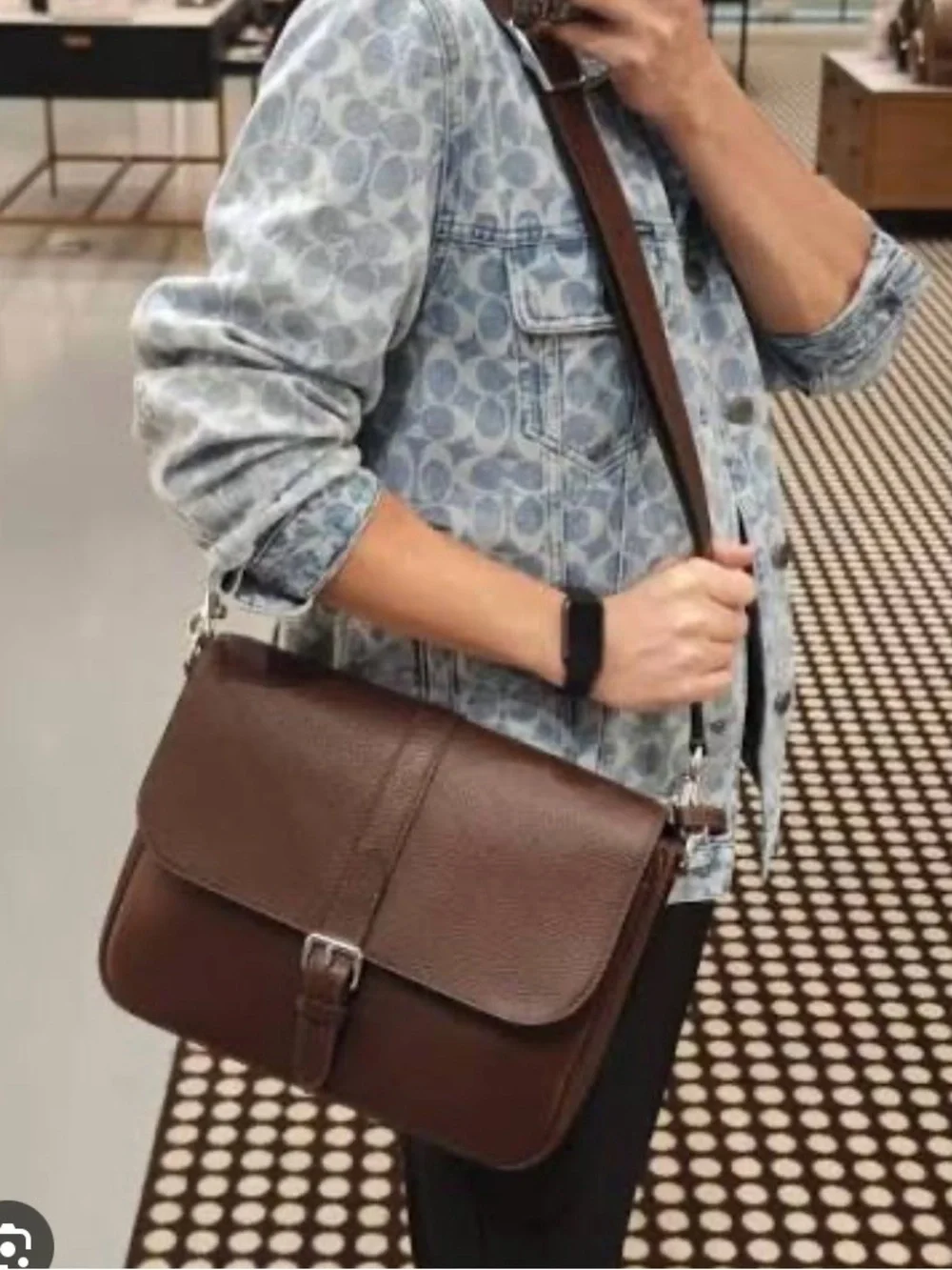 Coach Warner Messenger bag Pebbled Leather Chocolate brown